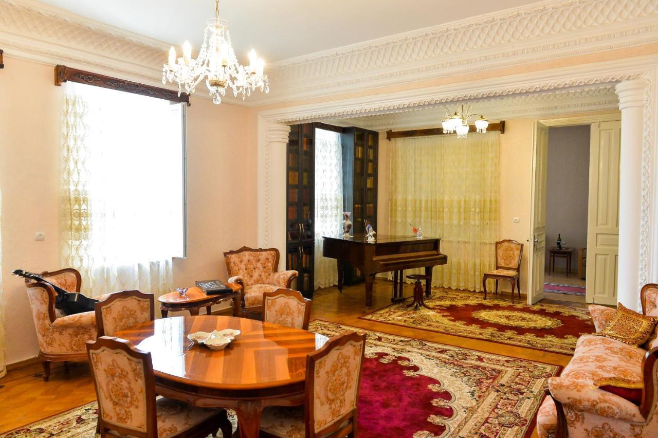 Gold Guest House Kutaisi Exterior photo