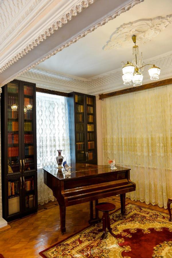 Gold Guest House Kutaisi Exterior photo