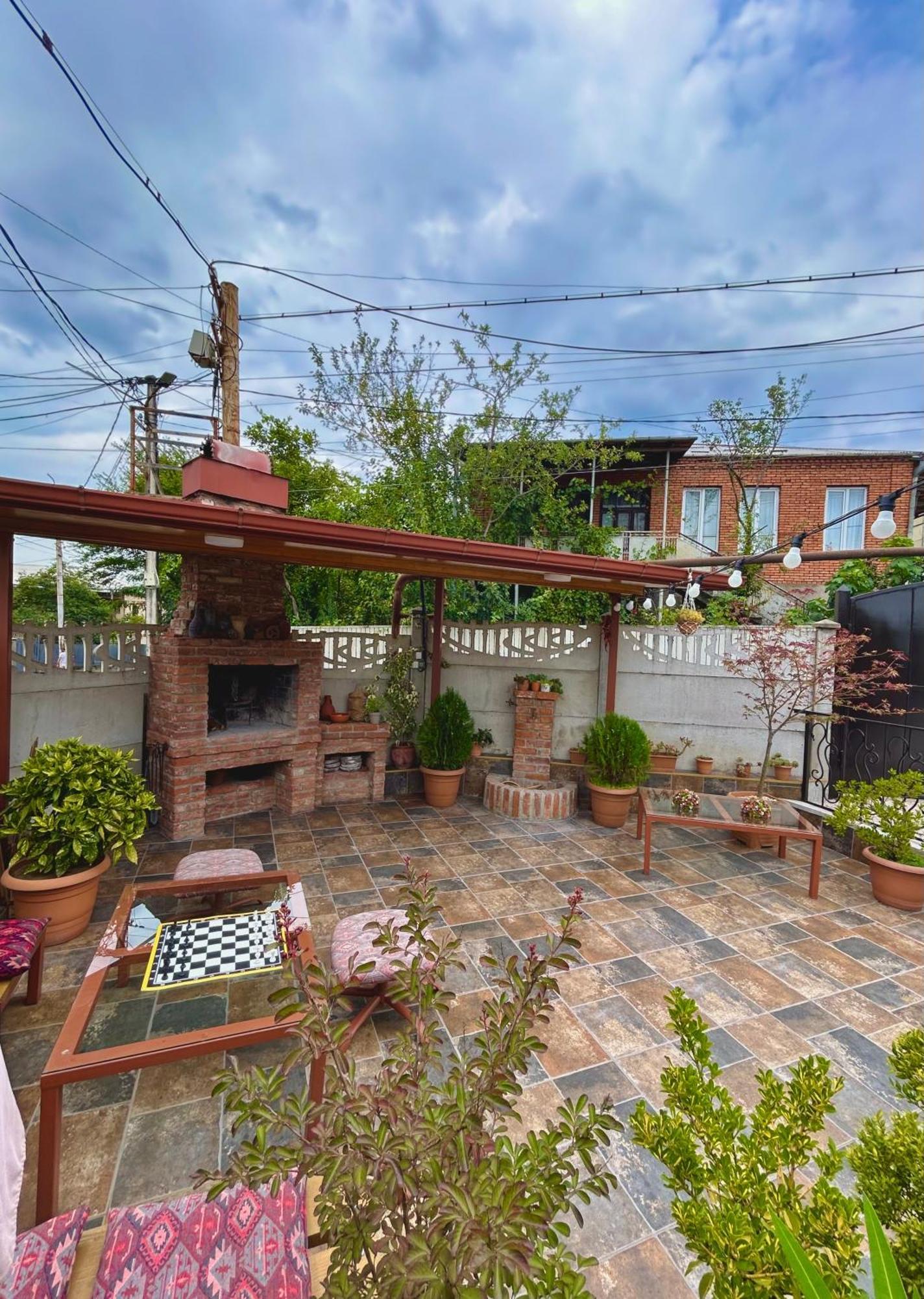 Gold Guest House Kutaisi Exterior photo