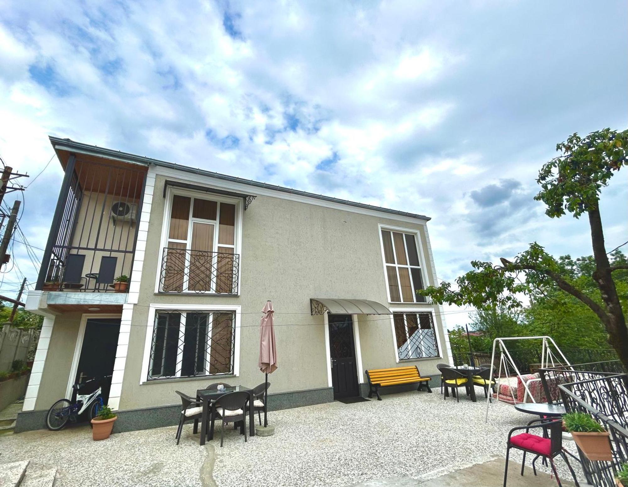 Gold Guest House Kutaisi Exterior photo
