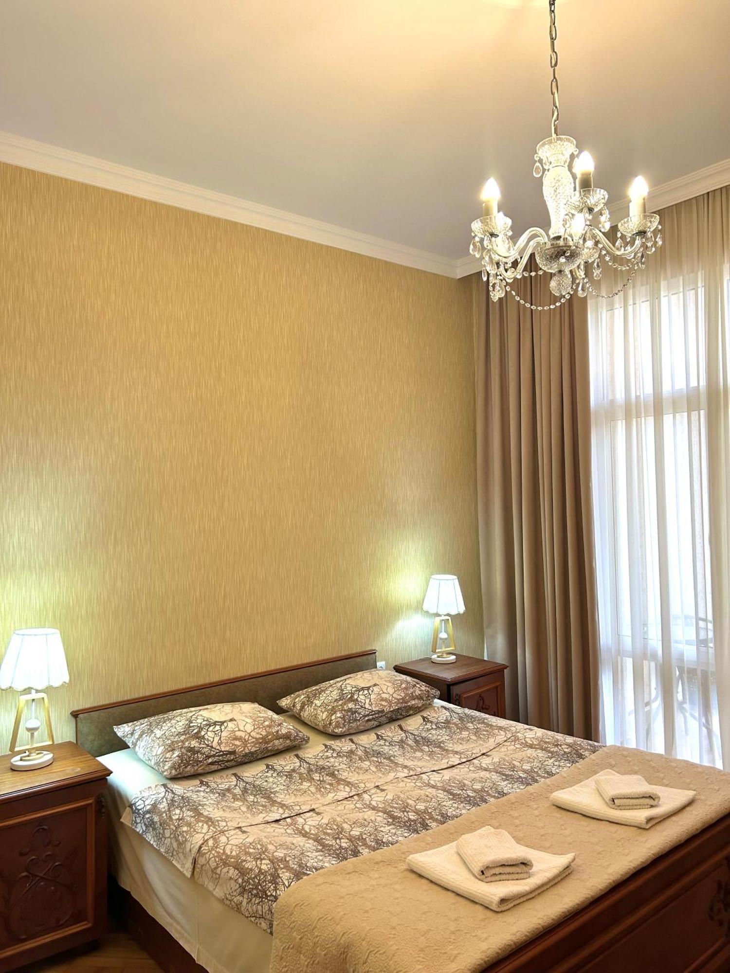 Gold Guest House Kutaisi Exterior photo